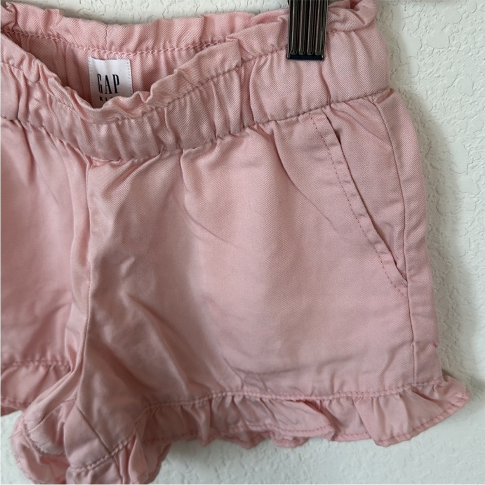 GAP • Pink Ruffle Shorts - Picture 3 of 4